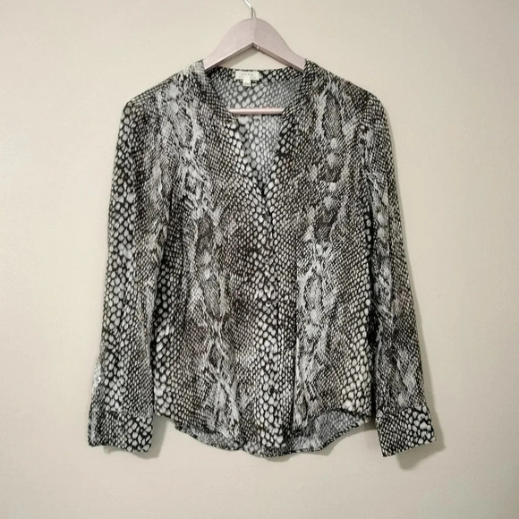 Soft Joie Sz SMALL Black Gray Snake Pattern Long Sleeves V Neckline Top - Picture 1 of 8